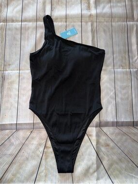 Cupshe Black Ribbed One-Shoulder One-Piece